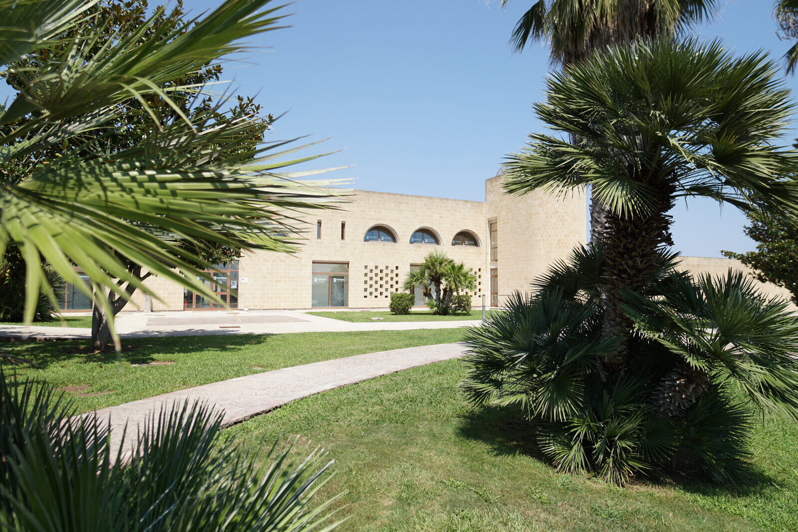 Il campus AFORISMA di Lecce, Via Umbria 19